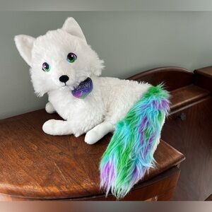Extraordinary Noorah white fox Plush by The Elf on the Shelf